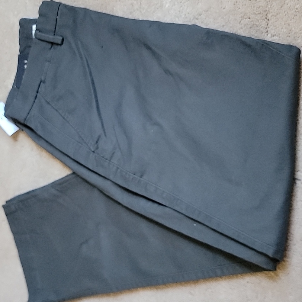 Men's Gap Dark Gray Essential Khaki 31x32